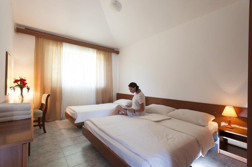 Hotel Htp Velika Plaza Ulcinj Zimmer foto